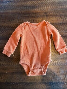 Long-Sleeve Orange Baby Bodysuit – Cozy Everyday One-Piece